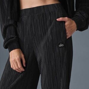 ALO Yoga High Waist Micro Plisse Straight Leg Pant
